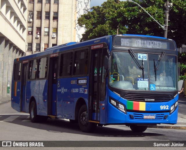 Transportadora Globo 992 na cidade de Recife, Pernambuco, Brasil, por Samuel Júnior. Número da foto: #10366833.
