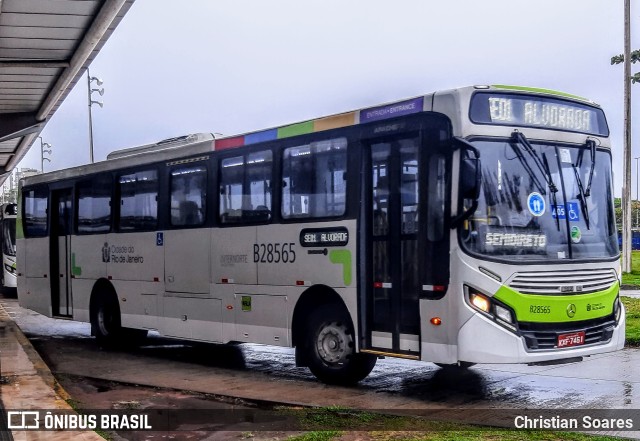 Viação Ideal B28565 na cidade de Rio de Janeiro, Rio de Janeiro, Brasil, por Christian Soares. ID da foto: 10366150.