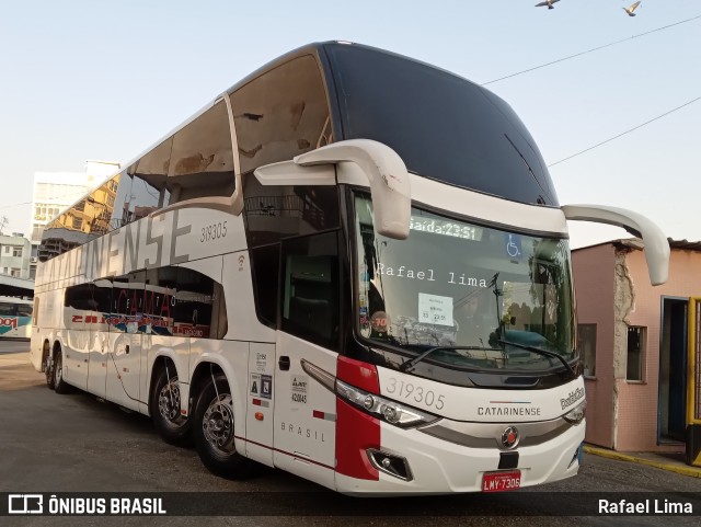 Auto Viação Catarinense 319305 na cidade de Niterói, Rio de Janeiro, Brasil, por Rafael Lima. Número da foto: #10369426.