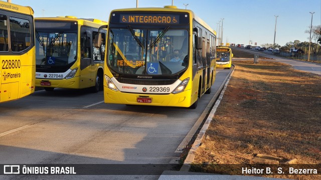 Viação Pioneira 229369 na cidade de Park Way, Distrito Federal, Brasil, por Heitor B.  S.  Bezerra. Número da foto: #10369933.