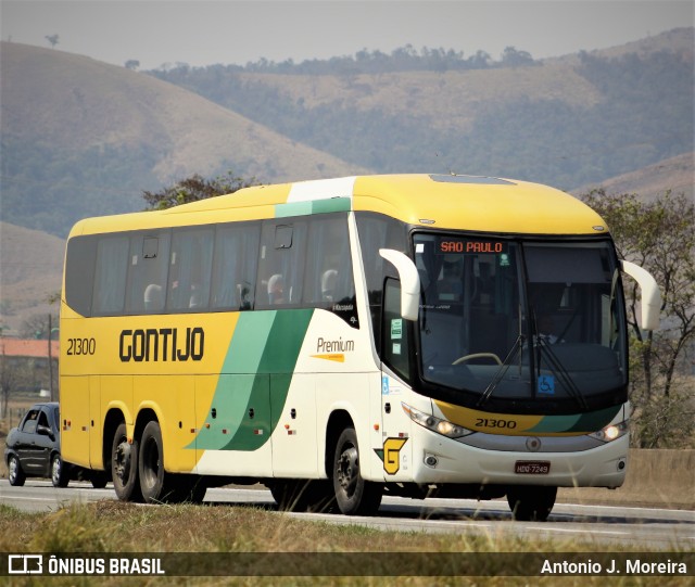 Empresa Gontijo de Transportes 21300 na cidade de Roseira, São Paulo, Brasil, por Antonio J. Moreira. Número da foto: #10368813.