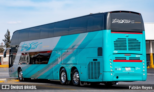 Turistar 3017 na cidade de Morelia, Michoacán, México, por Fabián Reyes. Número da foto: #10369386.