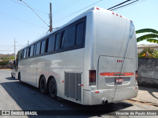 Ônibus Particulares 4675 na cidade de Curvelo, Minas Gerais, Brasil, por Vicente de Paulo Alves. ID da foto: 10373217.