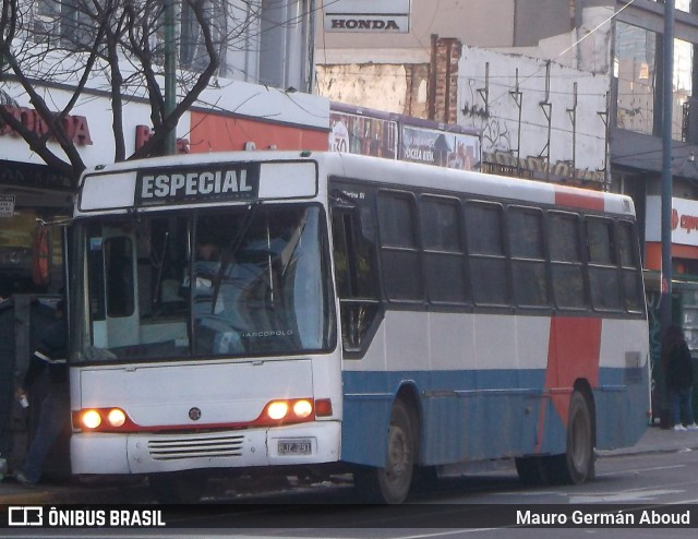 Autobuses sin identificación - Argentina  na cidade de Ciudad Autónoma de Buenos Aires, Argentina, por Mauro Germán Aboud. ID da foto: 10373073.