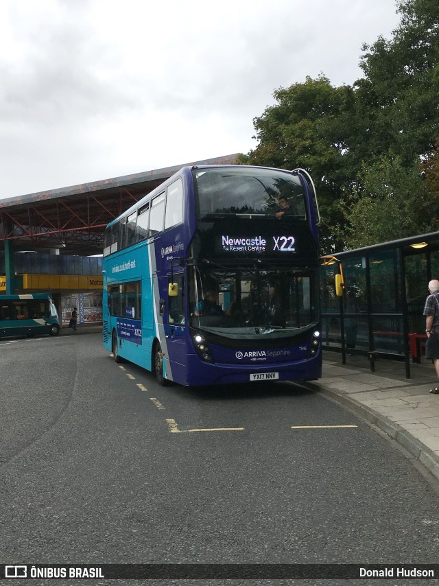 Arriva 7546 na cidade de Newcastle upon Tyne, Tyne and Wear, Inglaterra, por Donald Hudson. Número da foto: #10372488.