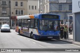 Stagecoach 33926 na cidade de Cirencester, Gloucestershire, Inglaterra, por Donald Hudson. ID da foto: :id.