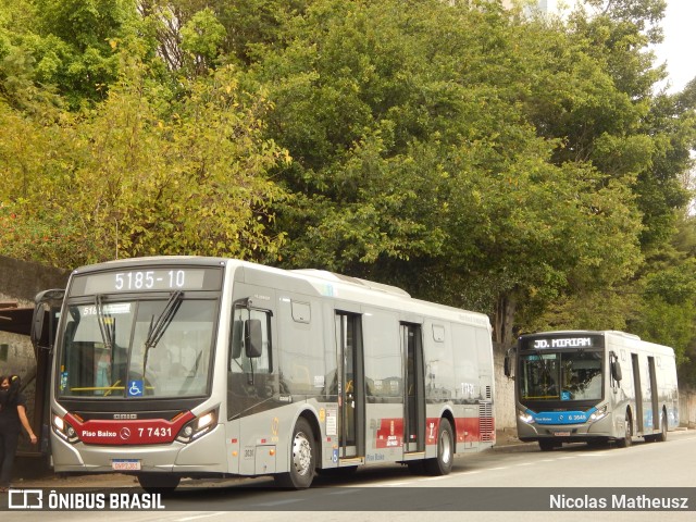 KBPX Administração e Participação > Transkuba 7 7431 na cidade de São Paulo, São Paulo, Brasil, por Nicolas Matheusz. Número da foto: #10379171.