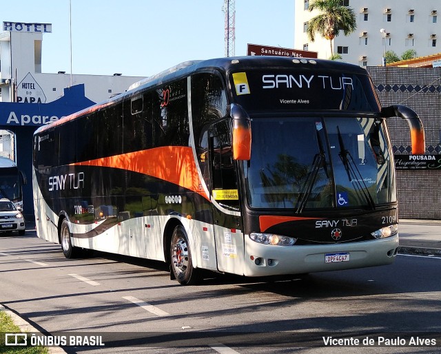 Sany Tour 2109 na cidade de Aparecida, São Paulo, Brasil, por Vicente de Paulo Alves. ID da foto: 10382123.