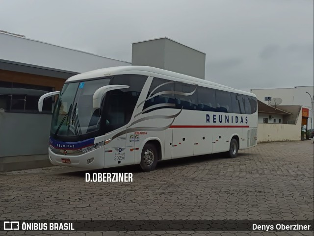Reunidas Transportes Coletivos 30256 na cidade de Timbó, Santa Catarina, Brasil, por Denys Oberziner. Número da foto: #10382920.