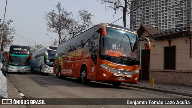 Empresa de Buses Bahia Azul 266 na cidade de Estación Central, Santiago, Metropolitana de Santiago, Chile, por Benjamín Tomás Lazo Acuña. Número da foto: #10393285.