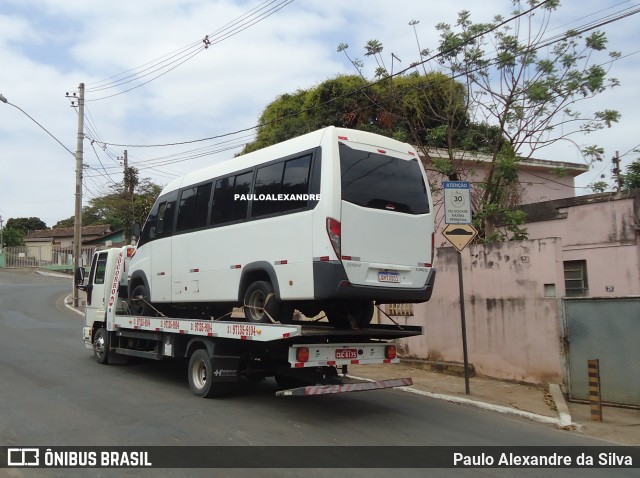 Ônibus Particulares 11 na cidade de Matozinhos, Minas Gerais, Brasil, por Paulo Alexandre da Silva. ID da foto: 10395817.