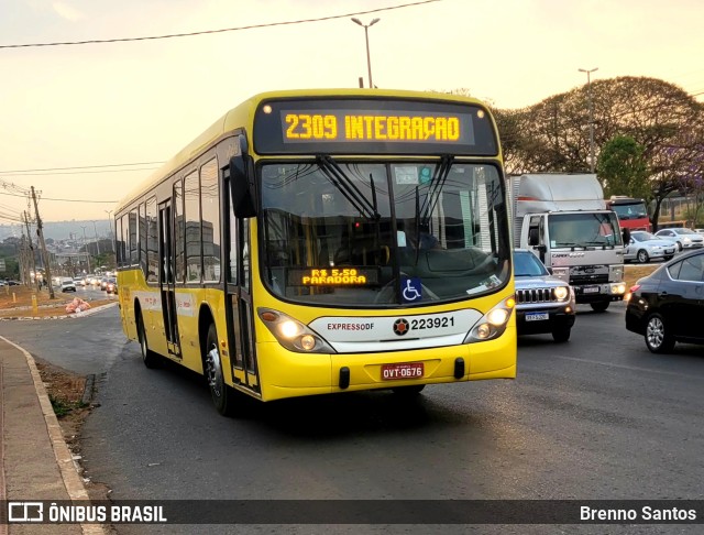 Viação Pioneira 223921 na cidade de Guará, Distrito Federal, Brasil, por Brenno Santos. Número da foto: #10394801.