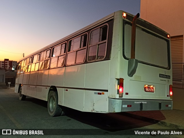 Líder Turismo 01 na cidade de Santo Antônio do Monte, Minas Gerais, Brasil, por Vicente de Paulo Alves. Número da foto: #10338993.