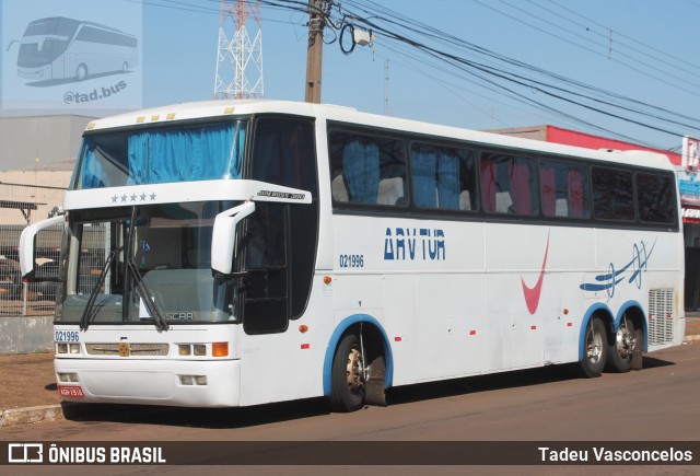 ARV Tur 021996 na cidade de Cascavel, Paraná, Brasil, por Tadeu Vasconcelos. Número da foto: #10340700.