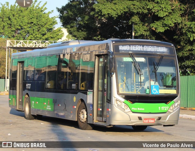 Viação Santa Brígida 1 1727 na cidade de São Paulo, São Paulo, Brasil, por Vicente de Paulo Alves. ID da foto: 10399432.