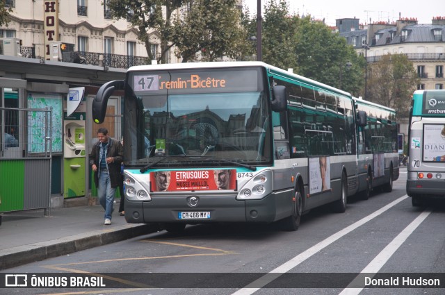 RATP - Régie Autonome des Transports Parisiens 8743 na cidade de Paris, Île-de-France, França, por Donald Hudson. ID da foto: 10398474.