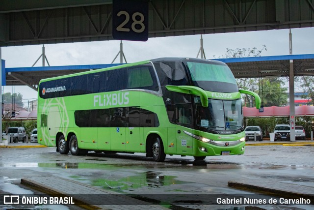 FlixBus Transporte e Tecnologia do Brasil 422018 na cidade de Resende, Rio de Janeiro, Brasil, por Gabriel Nunes de Carvalho. ID da foto: 10400517.