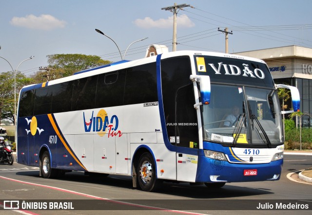 Vidão Tur - Dotocel Turismo 4510 na cidade de Holambra, São Paulo, Brasil, por Julio Medeiros. Número da foto: #10402507.