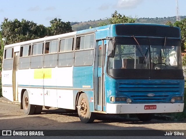 Ônibus Particulares  na cidade de Brejões, Bahia, Brasil, por Jair Silva. Número da foto: #10402651.