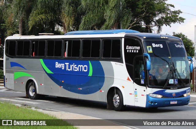 Berg Turismo 2281 na cidade de São Paulo, São Paulo, Brasil, por Vicente de Paulo Alves. Número da foto: #10401798.
