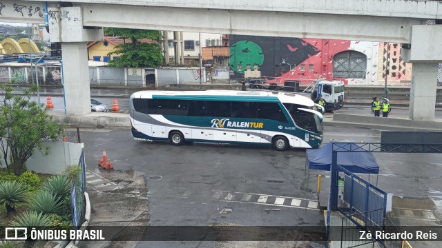 Ralen Tur RJ 333.002 na cidade de Rio de Janeiro, Rio de Janeiro, Brasil, por Zé Ricardo Reis. ID da foto: 10406111.