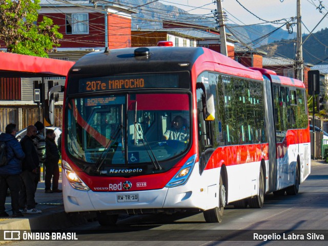 Subus 9799 na cidade de Santiago, Santiago, Metropolitana de Santiago, Chile, por Rogelio Labra Silva. Número da foto: #10408695.
