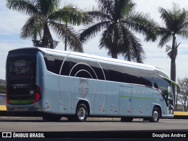 Viação Garcia 82008 na cidade de Londrina, Paraná, Brasil, por Douglas Andrez. Número da foto: #10412332.