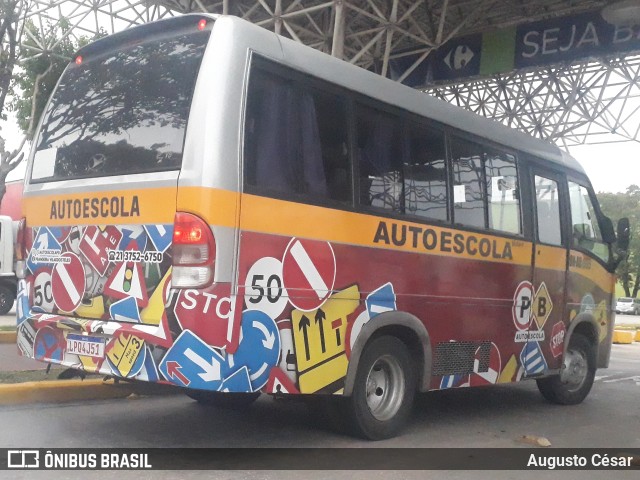 Auto-Escola Daniel S Araujo LPQ-4951 na cidade de Belford Roxo, Rio de Janeiro, Brasil, por Augusto César. Número da foto: #10413088.