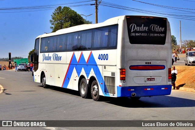 Padre Vitor Transporte e Turismo 4000 na cidade de Alfenas, Minas Gerais, Brasil, por Lucas Elson de Oliveira. ID da foto: 10417877.