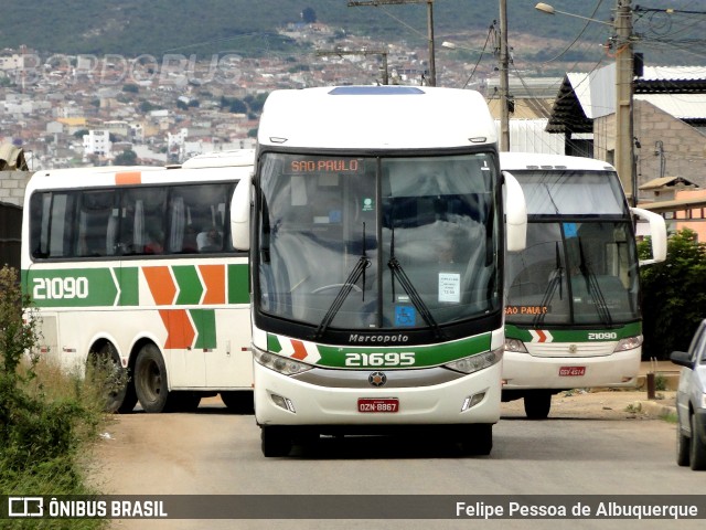 Empresa Gontijo de Transportes 21695 na cidade de Vitória da Conquista, Bahia, Brasil, por Felipe Pessoa de Albuquerque. ID da foto: 10416858.