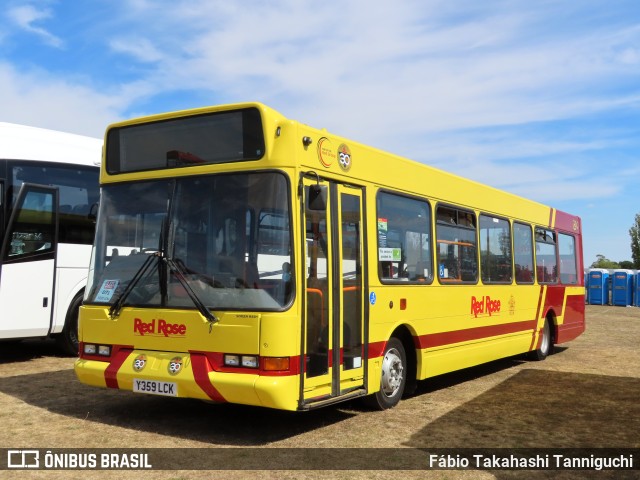 Red Rose Travel Y359LCK na cidade de Northampton, Northamptonshire, Inglaterra, por Fábio Takahashi Tanniguchi. Número da foto: #10419929.