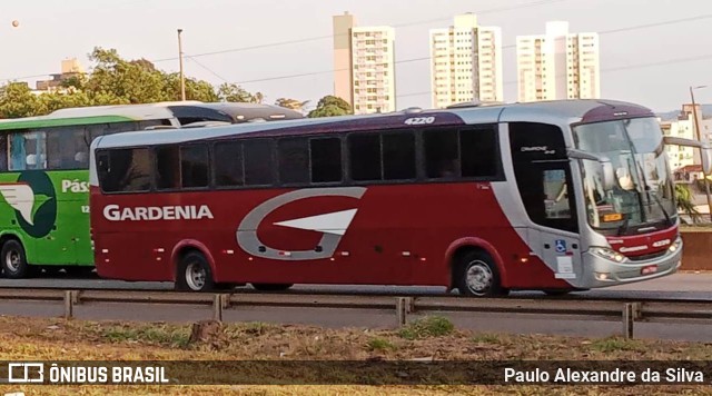 Expresso Gardenia 4220 na cidade de Betim, Minas Gerais, Brasil, por Paulo Alexandre da Silva. Número da foto: #10422875.