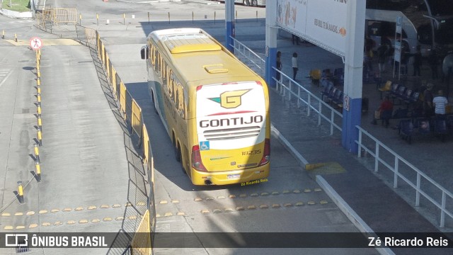 Empresa Gontijo de Transportes 18235 na cidade de Rio de Janeiro, Rio de Janeiro, Brasil, por Zé Ricardo Reis. ID da foto: 10428509.