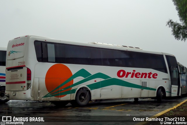 Ómnibus de Oriente 7700 na cidade de Gustavo A. Madero, Ciudad de México, México, por Omar Ramírez Thor2102. Número da foto: #10429631.