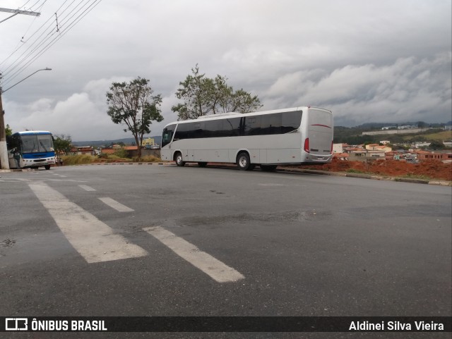 Ônibus Particulares 4340 na cidade de Araçariguama, São Paulo, Brasil, por Aldinei Silva Vieira . Número da foto: #10428070.