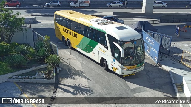 Empresa Gontijo de Transportes 18235 na cidade de Rio de Janeiro, Rio de Janeiro, Brasil, por Zé Ricardo Reis. ID da foto: 10428494.