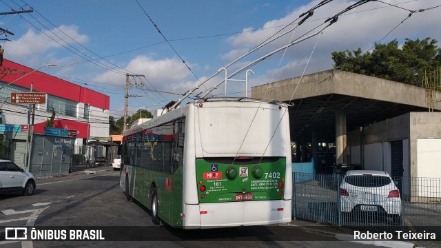 Next Mobilidade - ABC Sistema de Transporte 7402 na cidade de São Paulo, São Paulo, Brasil, por Roberto Teixeira. ID da foto: 10429184.