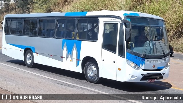 Ônibus Particulares  na cidade de Conselheiro Lafaiete, Minas Gerais, Brasil, por Rodrigo  Aparecido. Número da foto: #10342047.
