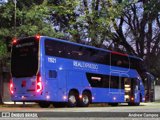 Real Expresso 11921 na cidade de São Paulo, São Paulo, Brasil, por Andrew Campos. Número da foto: #10343643.