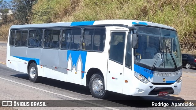 Ônibus Particulares  na cidade de Conselheiro Lafaiete, Minas Gerais, Brasil, por Rodrigo  Aparecido. Número da foto: #10342043.