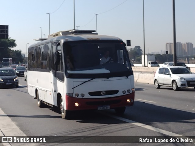 Ônibus Particulares 1E69 na cidade de São Paulo, São Paulo, Brasil, por Rafael Lopes de Oliveira. Número da foto: #10340950.