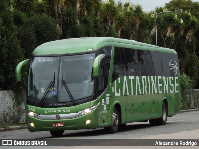 Auto Viação Catarinense 3374 na cidade de Curitiba, Paraná, Brasil, por Alexandre Rodrigo. ID da foto: 10432551.