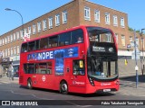 Stagecoach 11327 na cidade de London, Greater London, Inglaterra, por Fábio Takahashi Tanniguchi. Número da foto: #10433026.