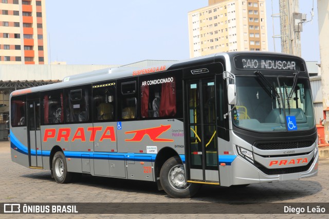 Expresso de Prata 2211 na cidade de Bauru, São Paulo, Brasil, por Diego Leão. Número da foto: #10347001.