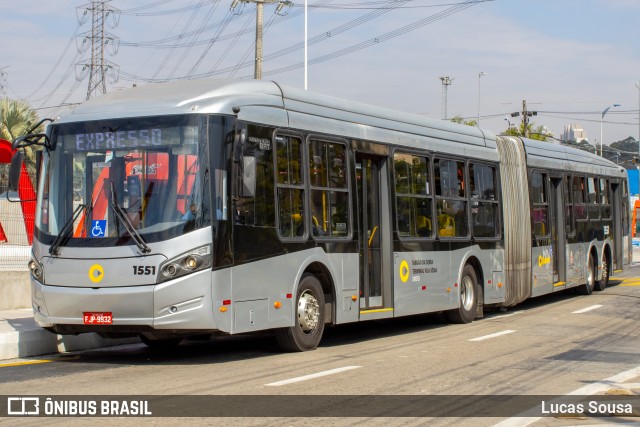 Lirabus 1551 na cidade de Taboão da Serra, São Paulo, Brasil, por Lucas Sousa. ID da foto: 10344532.