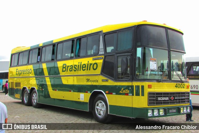 Expresso Brasileiro 4002 na cidade de Curitiba, Paraná, Brasil, por Alessandro Fracaro Chibior. Número da foto: #10348540.