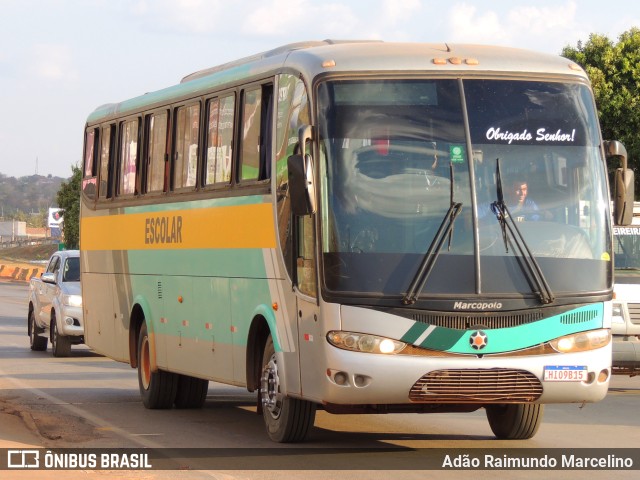 Escolares 9115 na cidade de Unaí, Minas Gerais, Brasil, por Adão Raimundo Marcelino. ID da foto: 10358673.