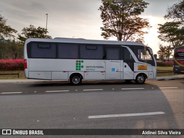Governo Federal 5054 na cidade de São Roque, São Paulo, Brasil, por Aldinei Silva Vieira . Número da foto: #10356047.
