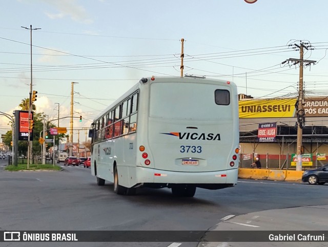 VICASA - Viação Canoense S.A. 3733 na cidade de Porto Alegre, Rio Grande do Sul, Brasil, por Gabriel Cafruni. ID da foto: 10361799.