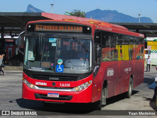 Auto Ônibus Brasília 1.3.028 na cidade de Niterói, Rio de Janeiro, Brasil, por Yaan Medeiros. ID da foto: 10360786.
